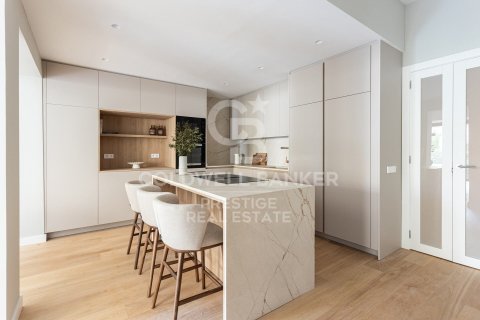 Купить квартиру в Барселона, Испания с 5 спален, 224м², № 7942 - фото 24