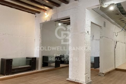Apartamento de 4 dormitorios en venta en Barcelona, Cataluña, Spain № 7941