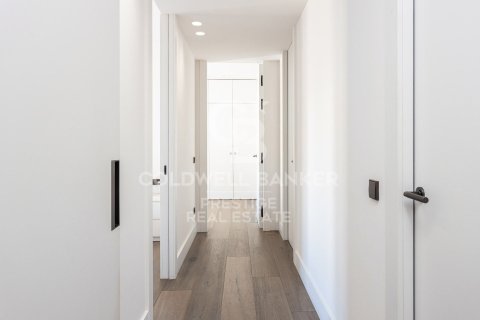 Ático de 2 dormitorios en venta en Barcelona, Cataluña, Spain № 7938 - foto 12