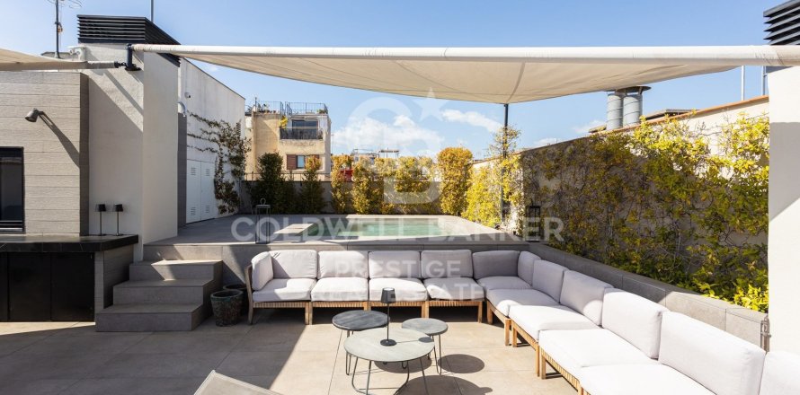 Ático de 2 dormitorios en venta en Barcelona, Cataluña, Spain № 7938
