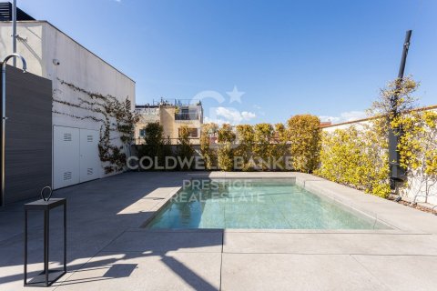 Ático de 2 dormitorios en venta en Barcelona, Cataluña, Spain № 7938 - foto 3