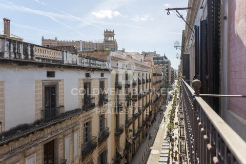 Ático de 2 dormitorios en venta en Barcelona, Cataluña, Spain № 7938 - foto 20