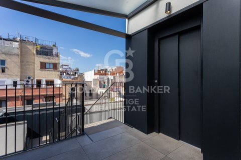 Ático de 2 dormitorios en venta en Barcelona, Cataluña, Spain № 7938 - foto 6