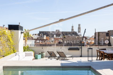 Ático de 2 dormitorios en venta en Barcelona, Cataluña, Spain № 7938 - foto 2