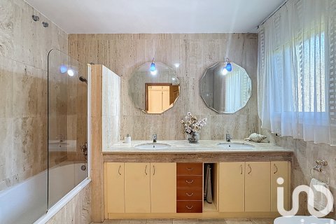 Сasa de 5 dormitorios en venta en Vallromanes, Barcelona, Cataluña, Spain № 4773 - foto 21