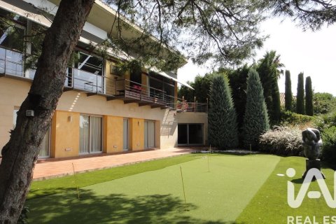 Сasa de 7 dormitorios en venta en Sant Vicenc De Montalt, Barcelona, Cataluña, Spain № 4771 - foto 4