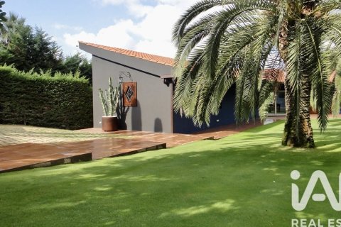 Сasa de 7 dormitorios en venta en Sant Vicenc De Montalt, Barcelona, Cataluña, Spain № 4771 - foto 2