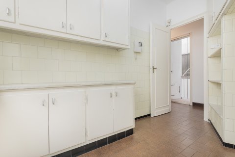 Купить квартиру в Барселона, Испания с 4 спальни, 178м², № 1782 - фото 20