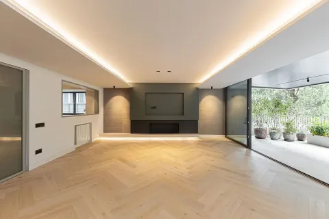 Apartamento de 4 dormitorios en venta en Barcelona, Cataluña, Spain № 1781 - foto 3