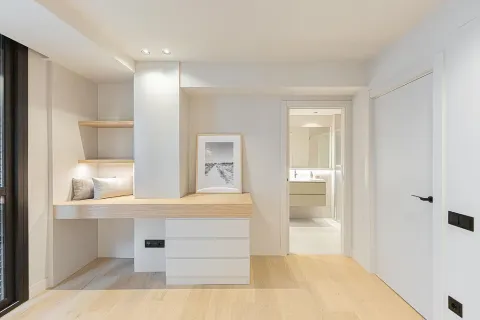 Apartamento de 4 dormitorios en venta en Barcelona, Cataluña, Spain № 1781 - foto 29
