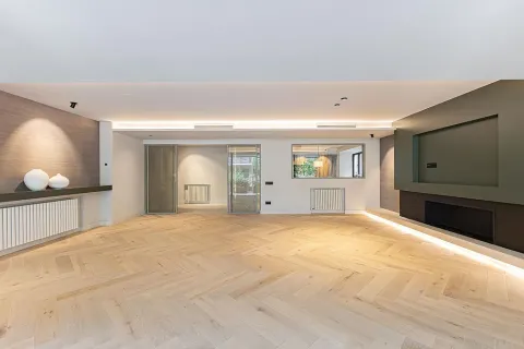 Apartamento de 4 dormitorios en venta en Barcelona, Cataluña, Spain № 1781 - foto 7