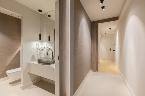 Apartamento de 4 dormitorios en venta en Barcelona, Cataluña, Spain № 1781 - foto 25