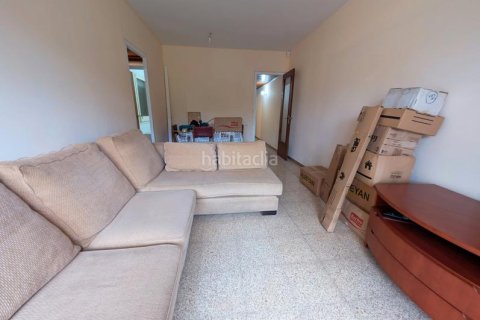 Apartamento de 3 dormitorios en venta en Sants-Montjuïc, Barcelona, Cataluña, Spain № 2193 - foto 3