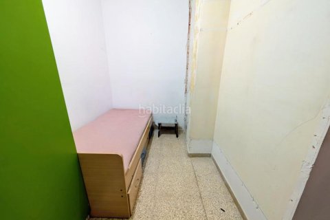 Apartamento de 3 dormitorios en venta en Sants-Montjuïc, Barcelona, Cataluña, Spain № 2193 - foto 9