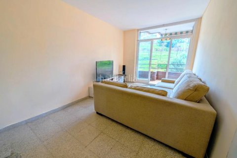 Apartamento de 3 dormitorios en venta en Sants-Montjuïc, Barcelona, Cataluña, Spain № 2193 - foto 2