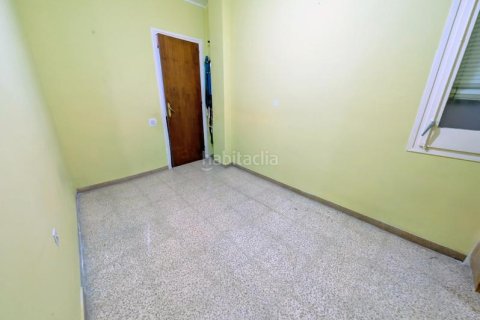 Apartamento de 3 dormitorios en venta en Sants-Montjuïc, Barcelona, Cataluña, Spain № 2196 - foto 12