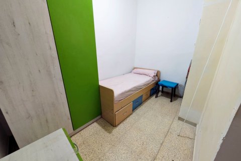 Apartamento de 3 dormitorios en venta en Sants-Montjuïc, Barcelona, Cataluña, Spain № 2192 - foto 8