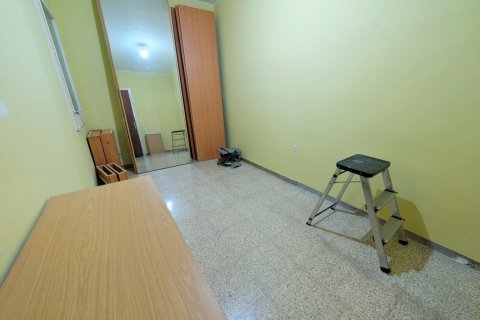 Apartamento de 3 dormitorios en venta en Sants-Montjuïc, Barcelona, Cataluña, Spain № 2195 - foto 15