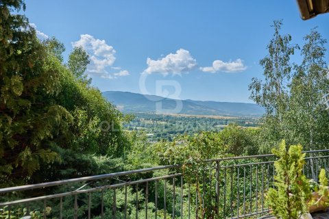 Сasa de 4 dormitorios en venta en Cataluña, Spain № 5626