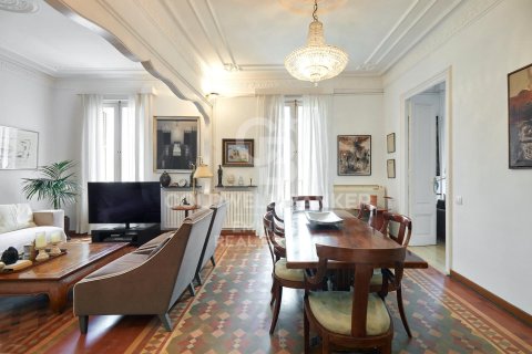 Apartamento de 2 dormitorios en venta en Barcelona, Cataluña, Spain № 5625 - foto 3