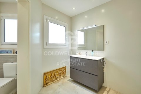 Apartamento de 2 dormitorios en venta en Barcelona, Cataluña, Spain № 5625 - foto 25