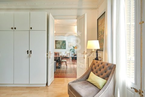 Apartamento de 2 dormitorios en venta en Barcelona, Cataluña, Spain № 5625 - foto 16