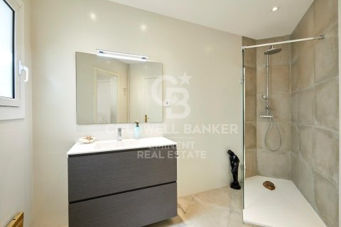 Apartamento de 2 dormitorios en venta en Barcelona, Cataluña, Spain № 5625 - foto 26