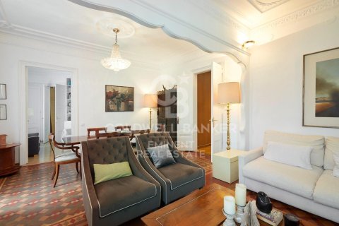 Apartamento de 2 dormitorios en venta en Barcelona, Cataluña, Spain № 5625 - foto 4