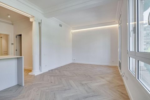 Купить квартиру в Барселона, Испания с 4 комнаты, 78м², № 8131 - фото 7