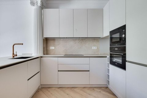 Купить квартиру в Барселона, Испания с 4 комнаты, 78м², № 8131 - фото 13