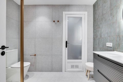 Купить квартиру в Барселона, Испания с 4 комнаты, 78м², № 8131 - фото 27