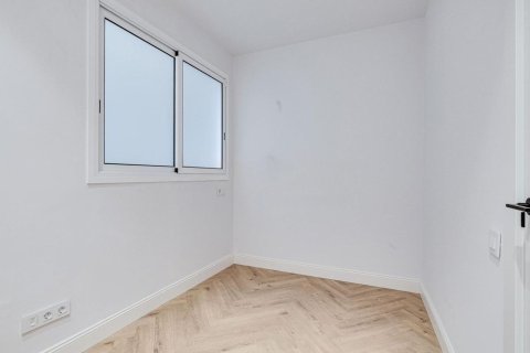 Купить квартиру в Барселона, Испания с 4 комнаты, 78м², № 8131 - фото 21