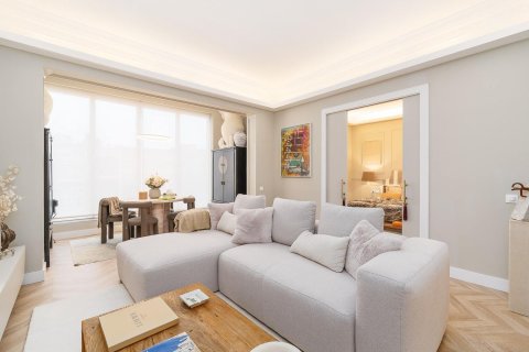 3 bedrooms apartment for sale in Barcelona, Catalonia, Spain № 8130