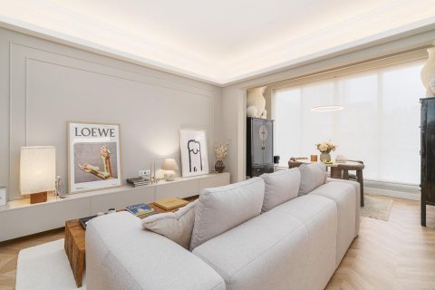 3 bedrooms apartment for sale in Barcelona, Catalonia, Spain № 8130 - photo 3