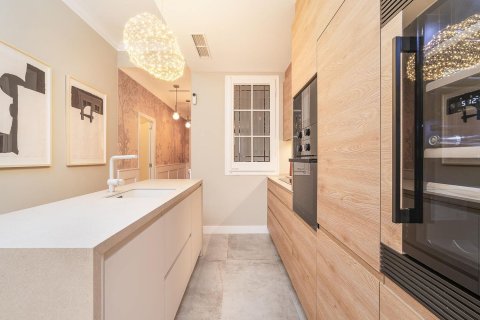 3 bedrooms apartment for sale in Barcelona, Catalonia, Spain № 8130 - photo 12