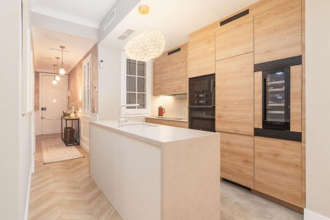 3 bedrooms apartment for sale in Barcelona, Catalonia, Spain № 8130 - photo 9