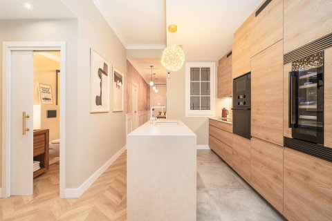 3 bedrooms apartment for sale in Barcelona, Catalonia, Spain № 8130 - photo 10