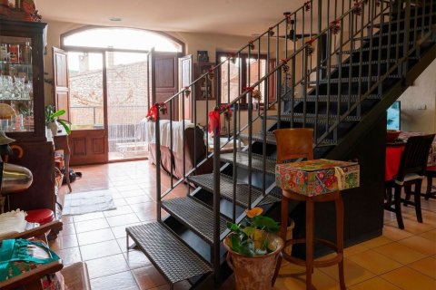 Сasa de 12 dormitorios en venta en Cataluña, Spain № 8129 - foto 15