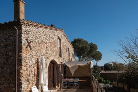 Сasa de 12 dormitorios en venta en Cataluña, Spain № 8129 - foto 9