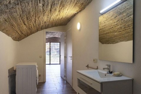 Сasa de 12 dormitorios en venta en Cataluña, Spain № 8129 - foto 21