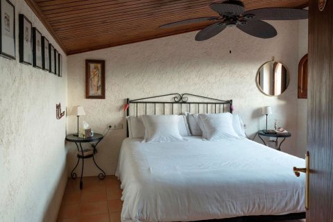 Сasa de 12 dormitorios en venta en Cataluña, Spain № 8129 - foto 17