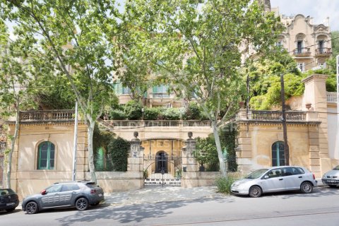 Сasa de 5 dormitorios en venta en Barcelona, Cataluña, Spain № 5972 - foto 2
