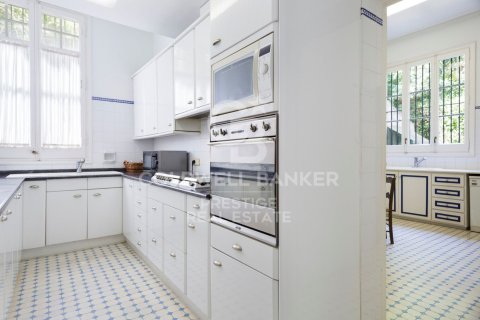 Сasa de 5 dormitorios en venta en Barcelona, Cataluña, Spain № 5972 - foto 10