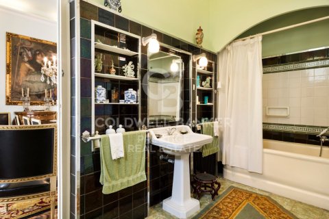 Сasa de 5 dormitorios en venta en Barcelona, Cataluña, Spain № 5972 - foto 9