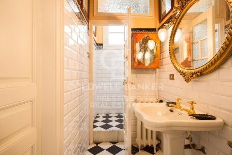 Сasa de 5 dormitorios en venta en Barcelona, Cataluña, Spain № 5972 - foto 13