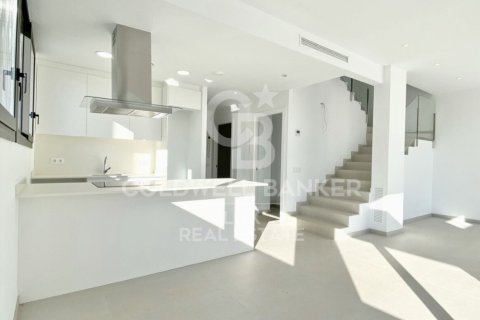 Сasa de 4 dormitorios en venta en Empuriabrava, Gerona, Cataluña, Spain № 5969 - foto 4