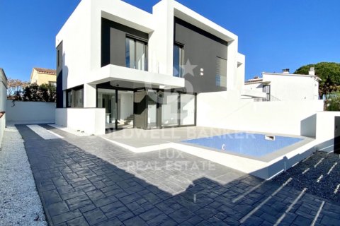 Сasa de 4 dormitorios en venta en Empuriabrava, Gerona, Cataluña, Spain № 5969