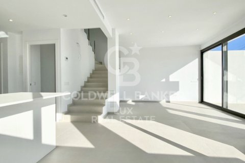 Сasa de 4 dormitorios en venta en Empuriabrava, Gerona, Cataluña, Spain № 5969 - foto 3