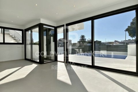 4 bedrooms house for sale in Empuriabrava, Girona, Catalonia, Spain № 5966 - photo 5