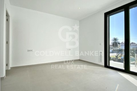 4 bedrooms house for sale in Empuriabrava, Girona, Catalonia, Spain № 5966 - photo 8